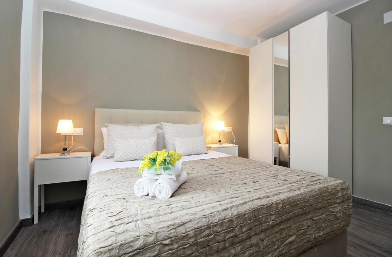 Del Parque Flats - San Millan Apartment Malaga Bagian luar foto